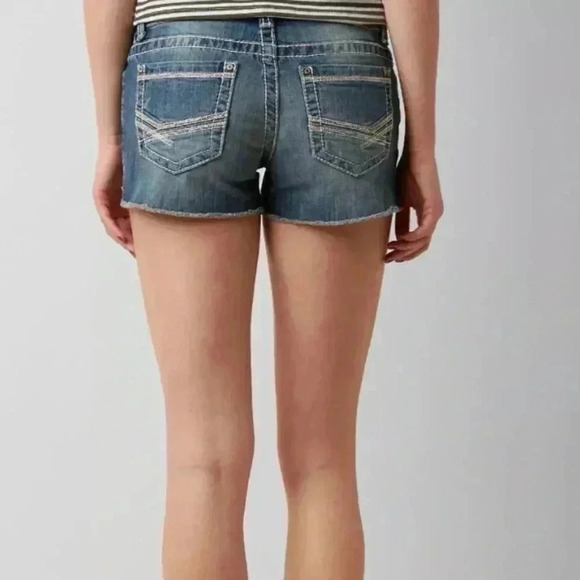 BKE Lowrise Stella V-Cut Stretch Slim Fit Hand Sanded Fray Denim Shorts Size 25 - Picture 2 of 15